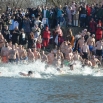 На Багрданском језеру одржано пливање за часни крст