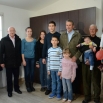 Једанаесточлана породица Стојановић из Винораче добила намештај од званичника града
